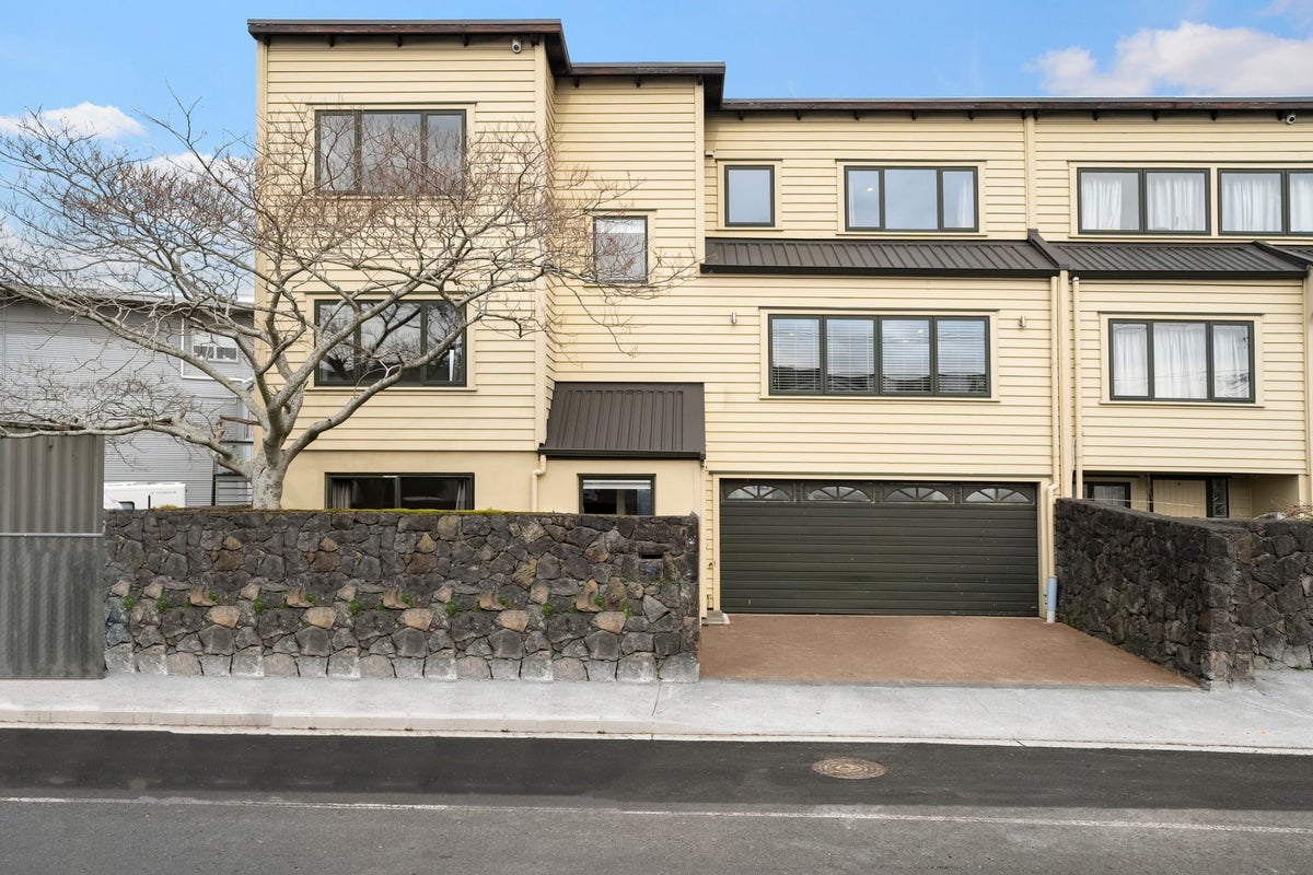 9/65 Princes Street, Onehunga, Auckland - Carousel 1
