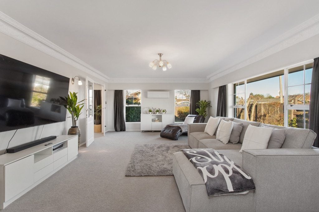 2 Cintra Place, Casebrook, Christchurch - Carousel 2