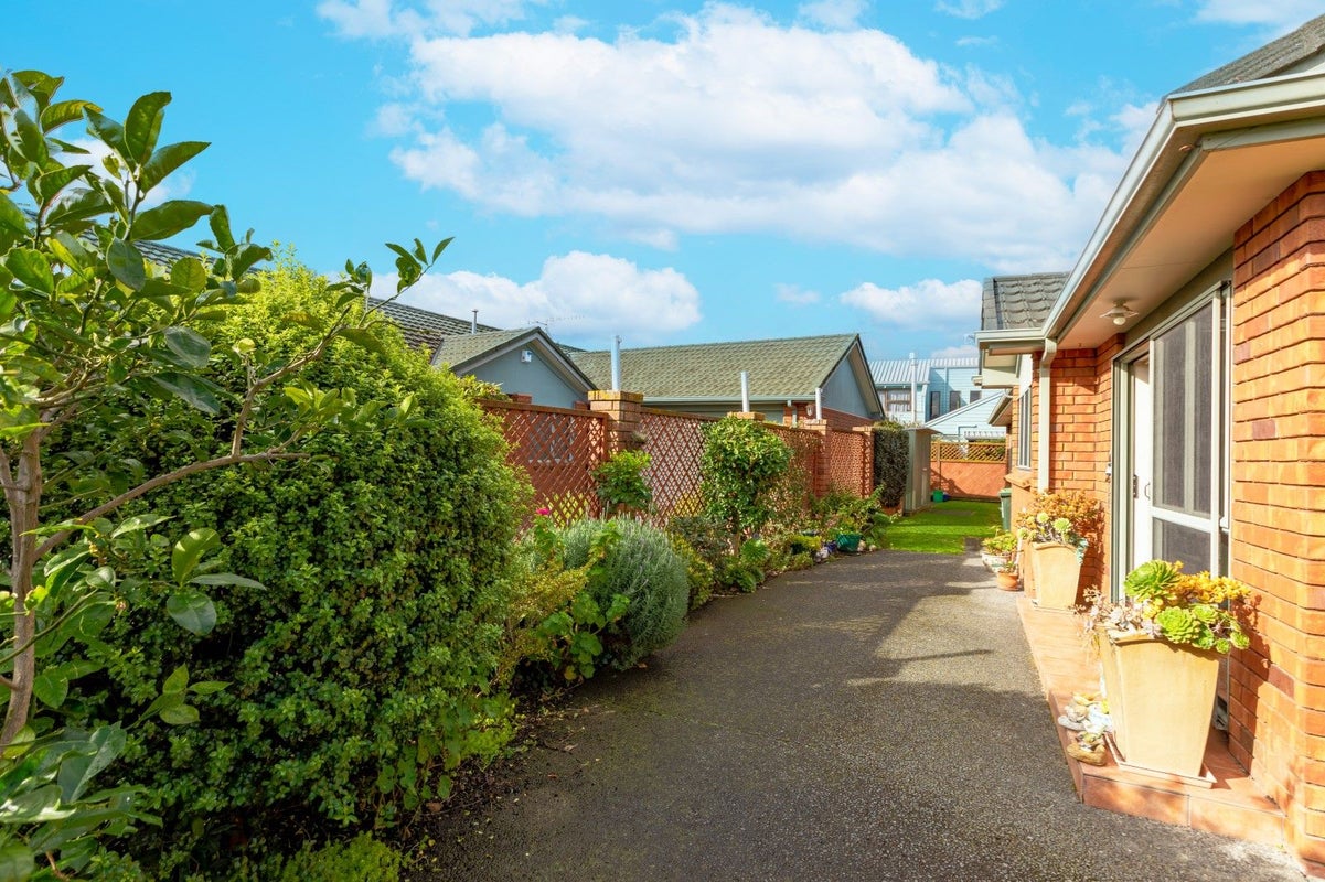 10 Park Road, Greenmeadows, Napier - Carousel 24