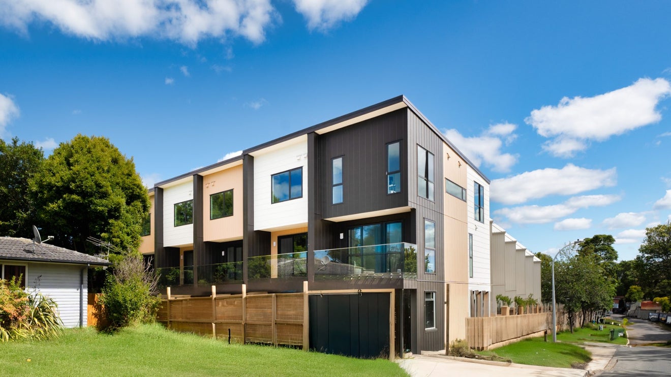 12 South Pacific Place, Henderson, Auckland - Carousel 1