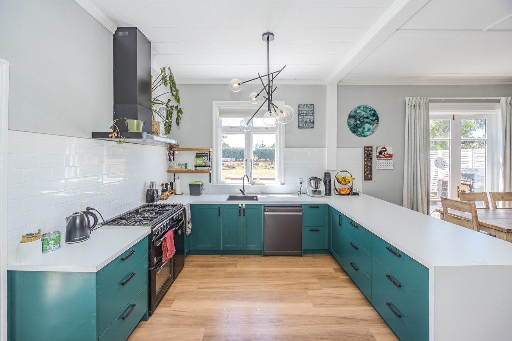 15 Ripon Street, Oamaru - Carousel 2