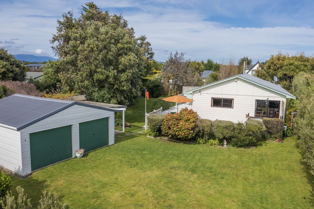 4 Sand Dune Grove, Waikawa Beach, Manakau - Carousel 1