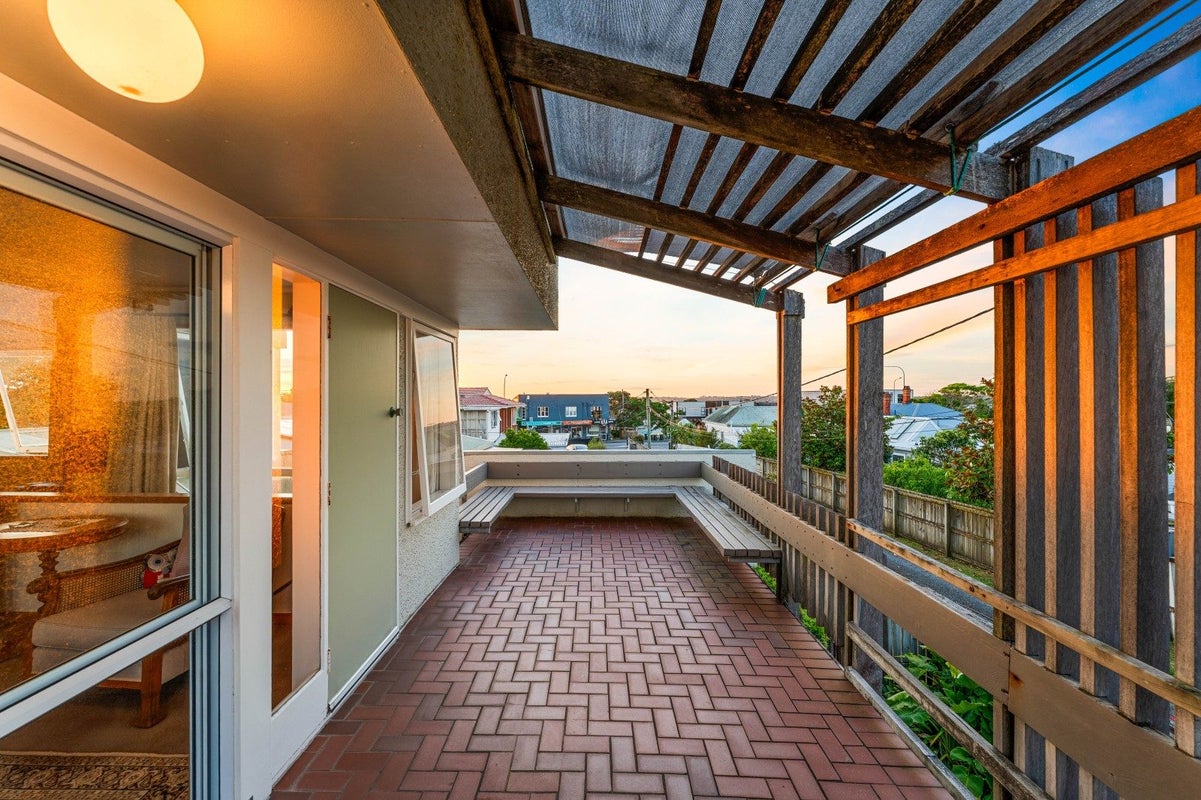 76A Lake Road, Narrow Neck, Auckland - Carousel 1