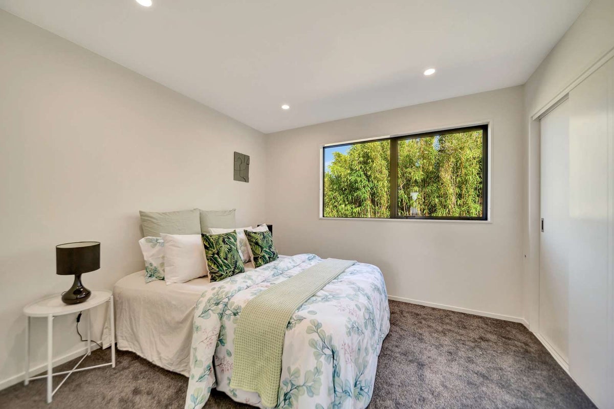 3/106 Triangle Road, Massey, Auckland - Carousel 2