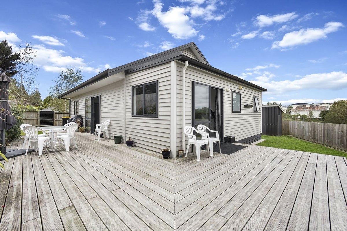 12C Glenshea Street, Putaruru - Carousel 21