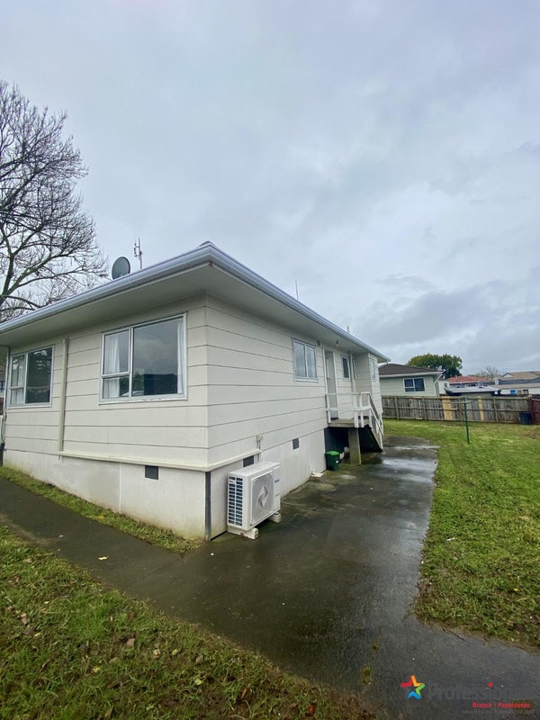1 Secretariat Place, Randwick Park, Auckland - Carousel 14