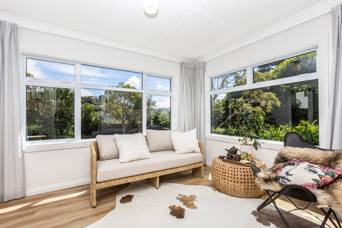 28 Black Rock Road, Newlands, Wellington - Carousel 2
