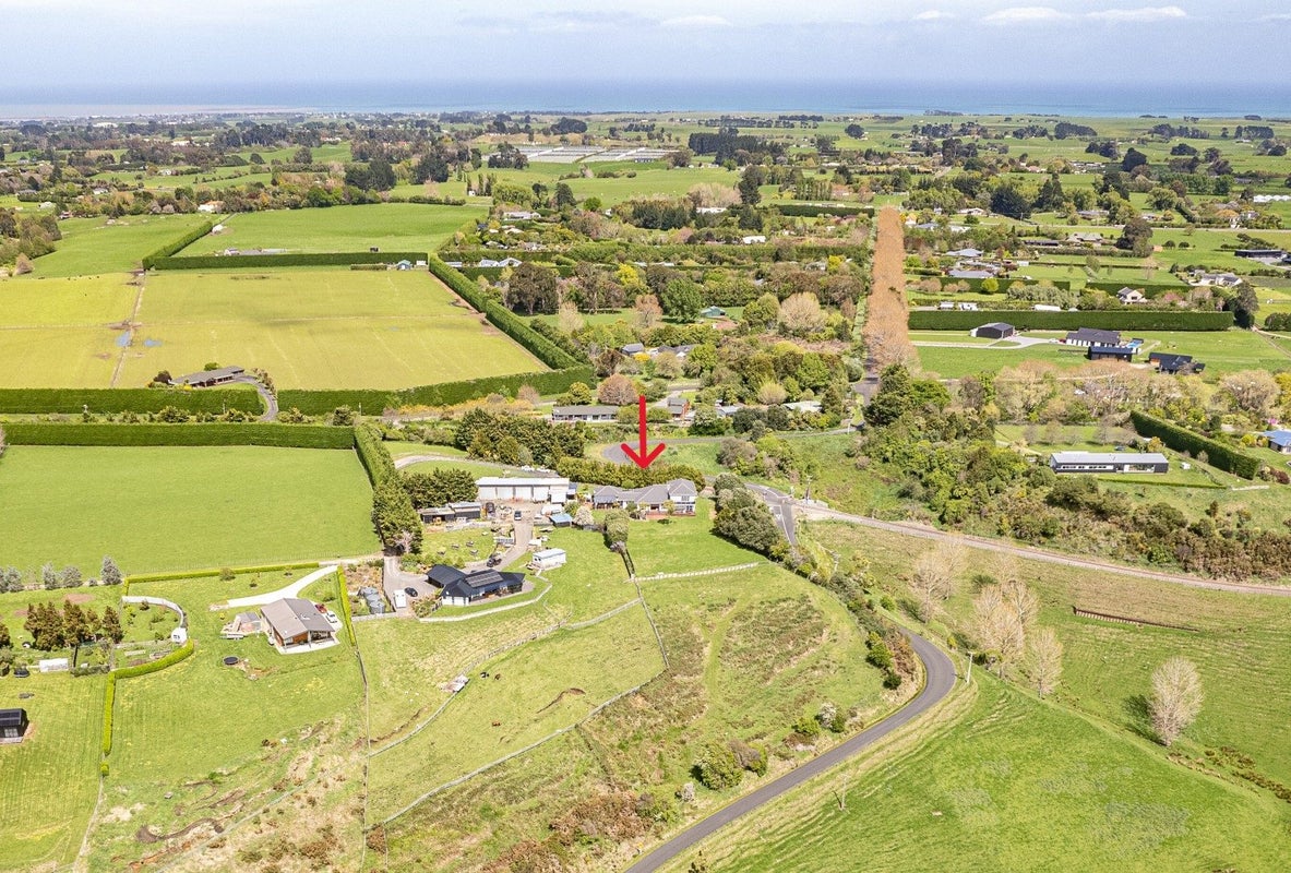 100 Western Line, Brunswick, Whanganui - Carousel 40