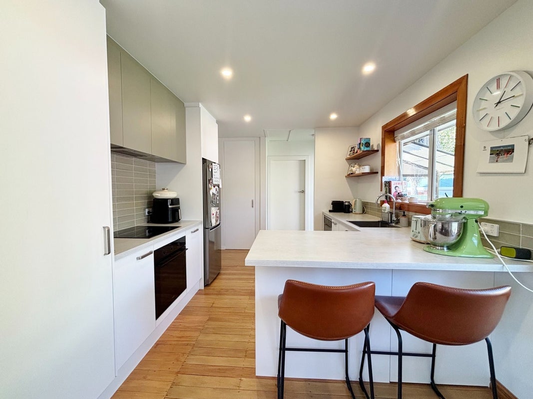42 Gregan Crescent, Burnside, Christchurch - Carousel 2