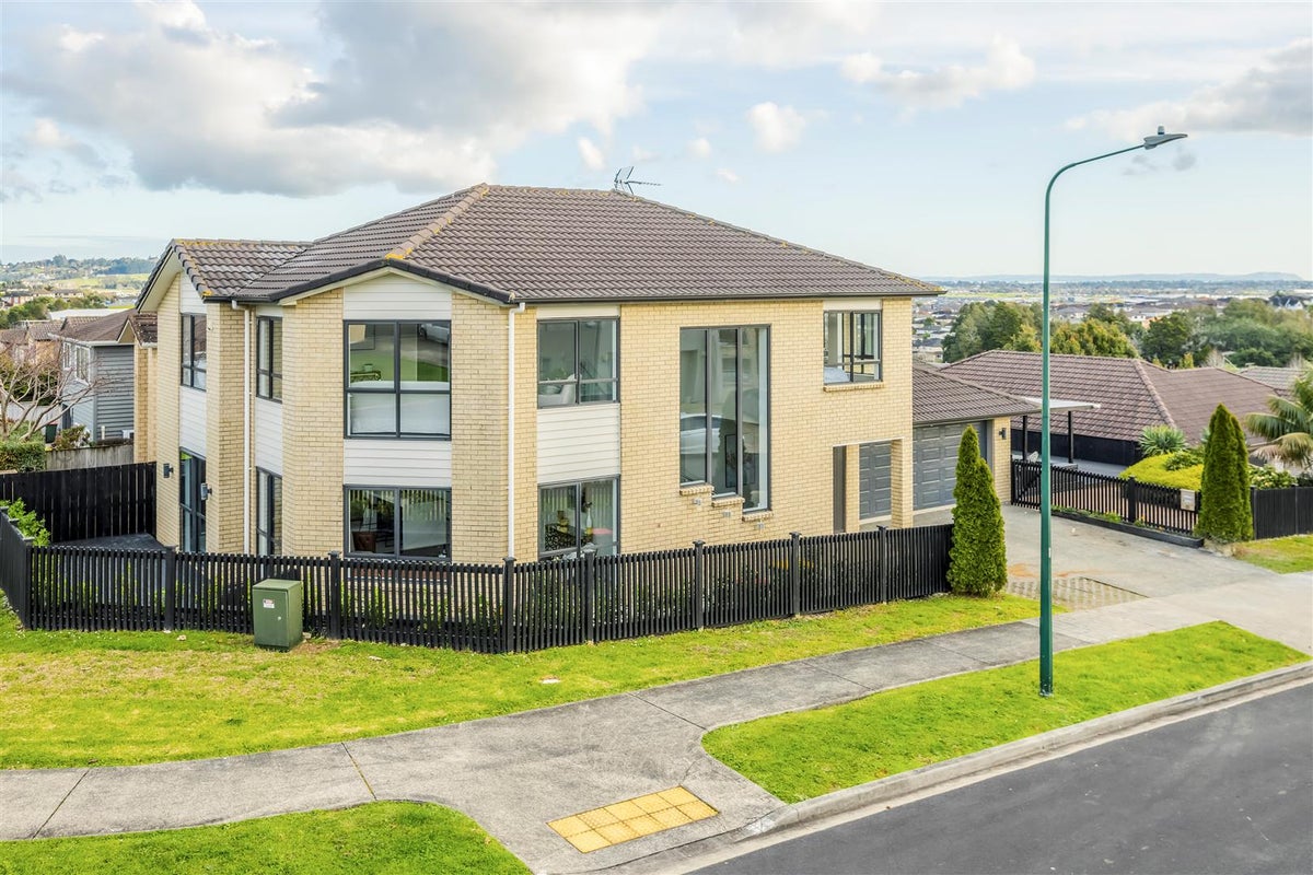 55 Packspur Drive, Flat Bush, Auckland - Carousel 2
