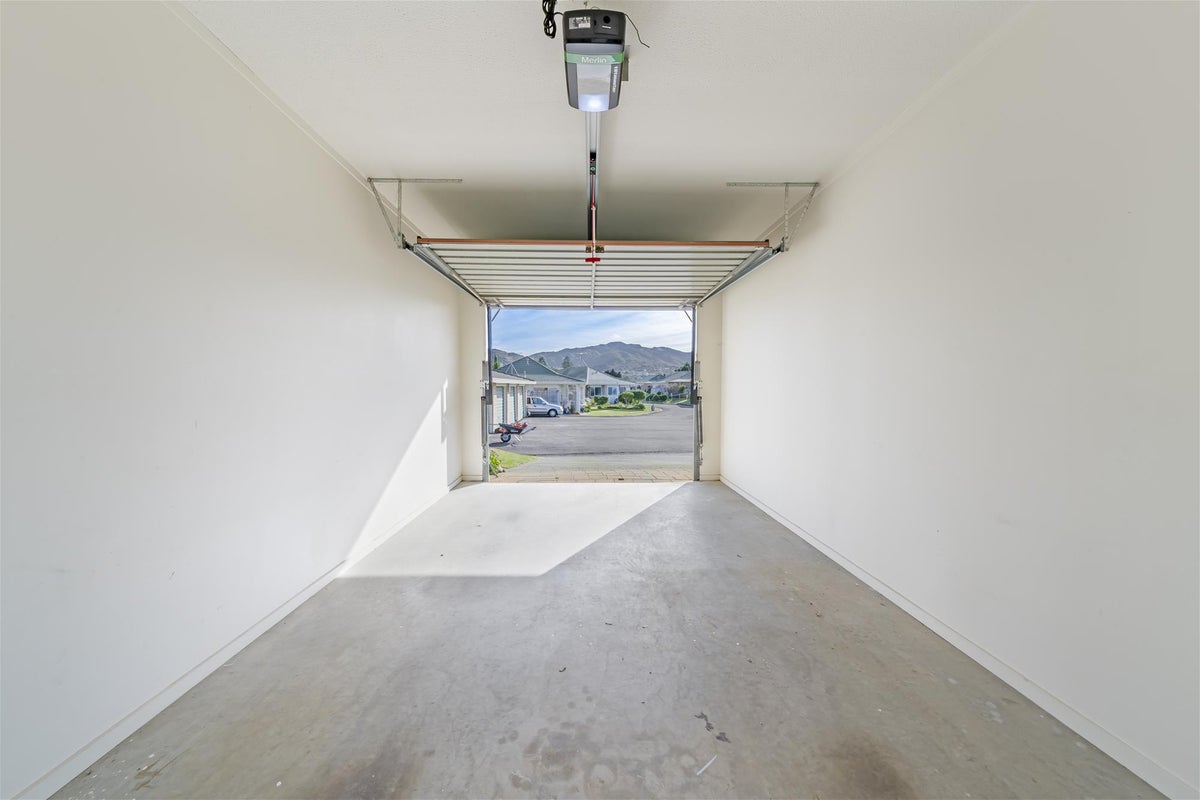 24/17 JOHN ST, TRENTHAM, UPPER HUTT - Carousel 16