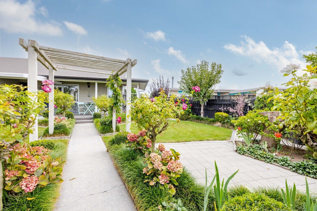 31 Fife Crescent, Tamatea, Napier - Carousel 1