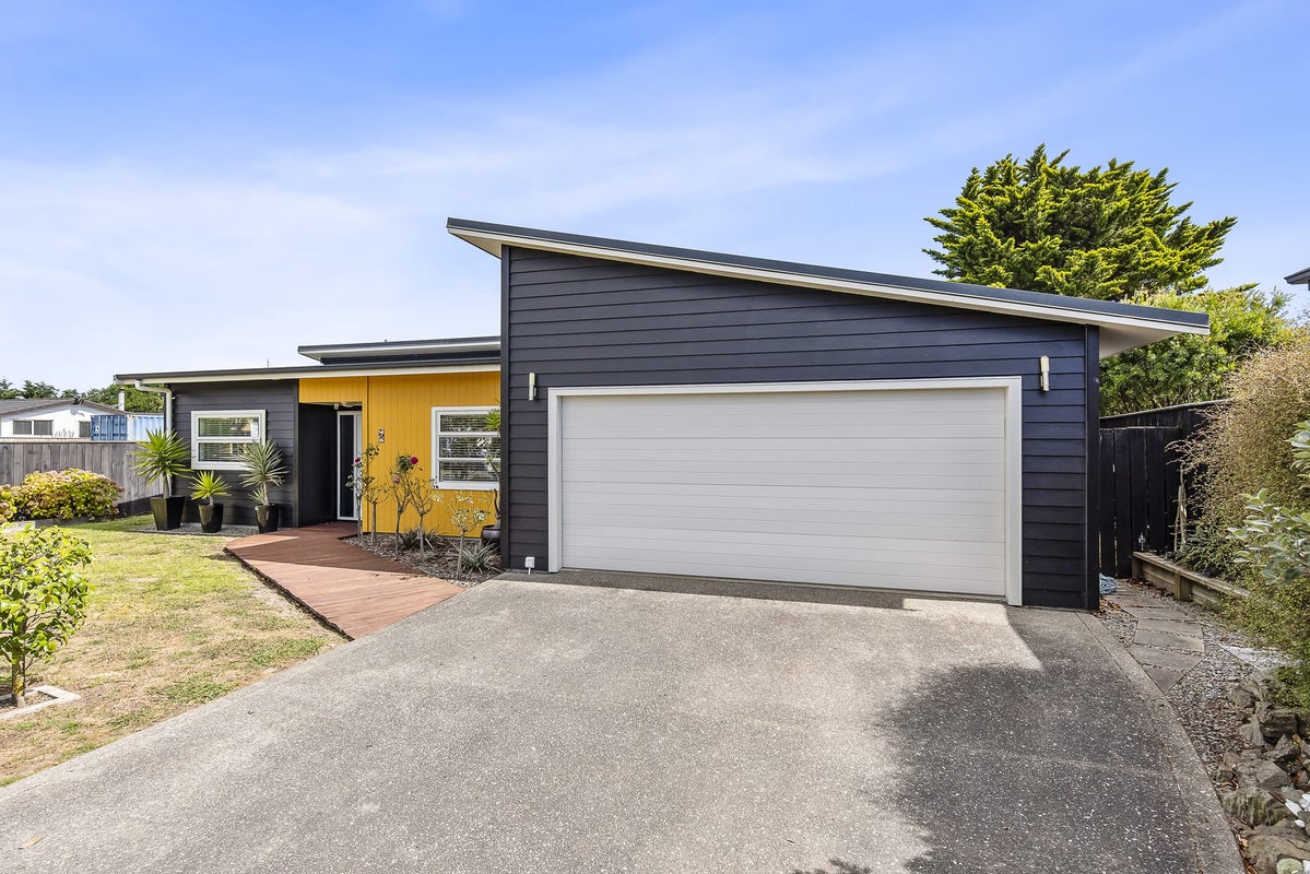 51 Gawler Street, Otaki - Carousel 24