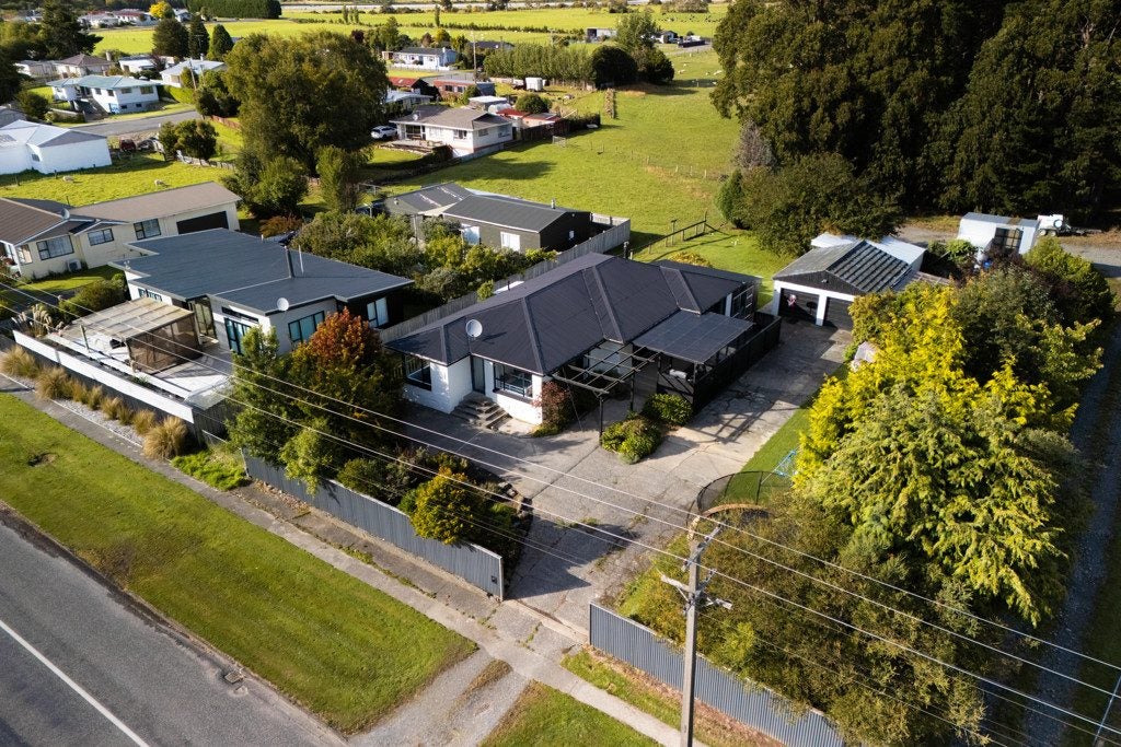 61 Half Mile Road, Tuatapere, Tuatapere - Carousel 1