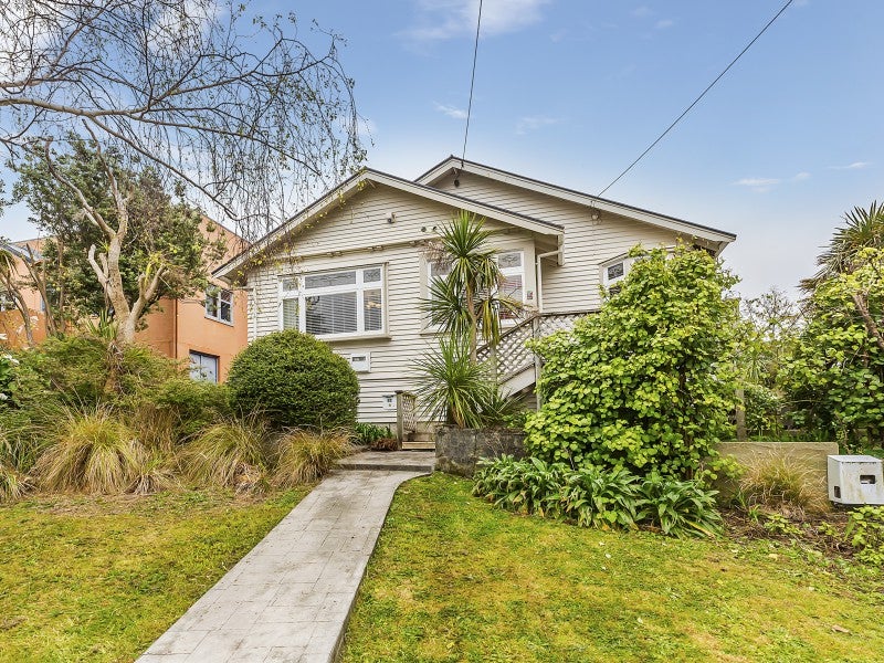 62 Te Wharepouri Street, Berhampore, Wellington - Carousel 1