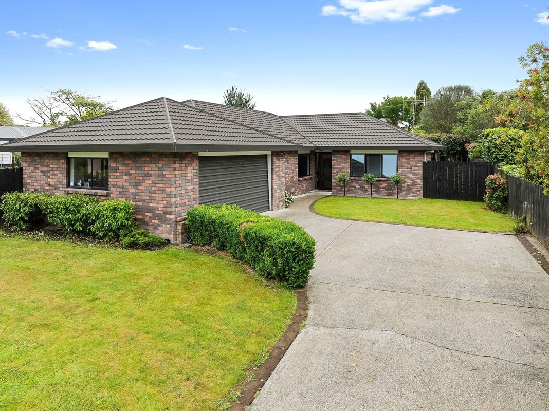 21 Commodore Avenue, Flagstaff, Hamilton - Carousel 1