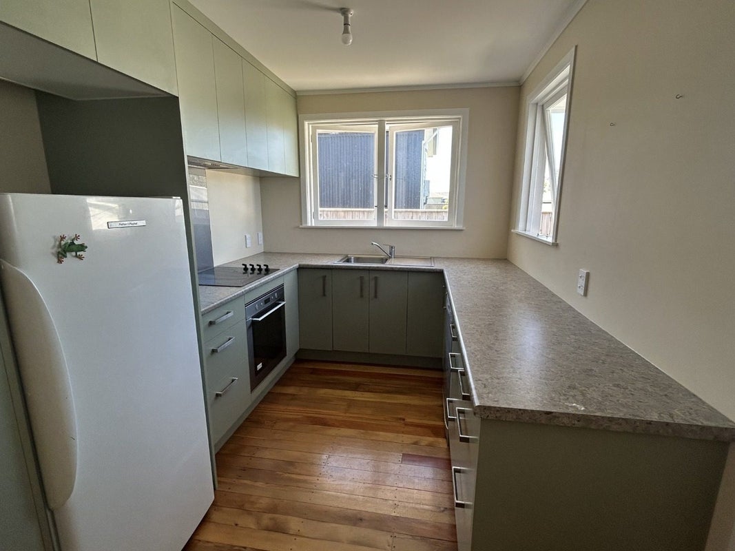 213 West Street, Greytown - Carousel 2