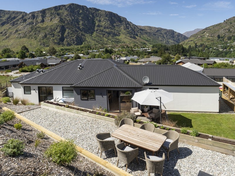 22 Morning Star Terrace, Arthurs Point, Queenstown - Carousel 1