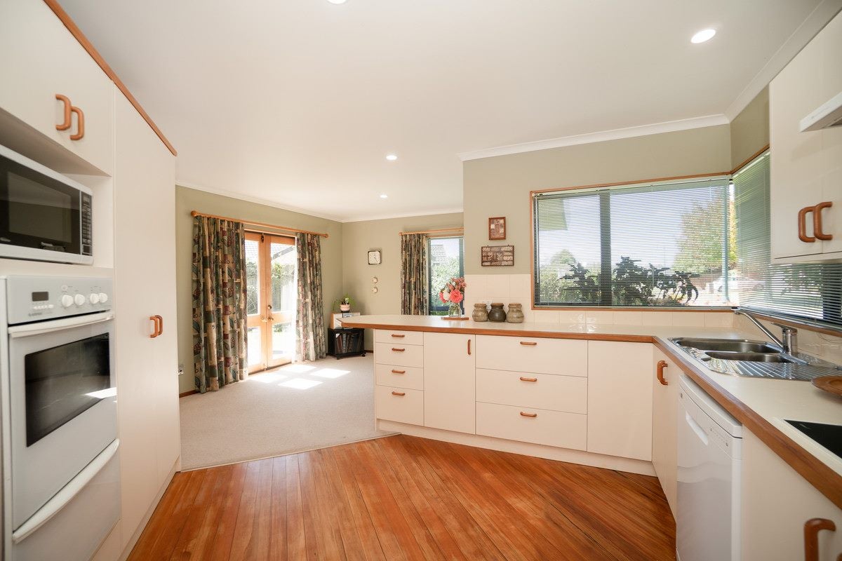 20 Strachan Way, Highbury, Palmerston North - Carousel 2