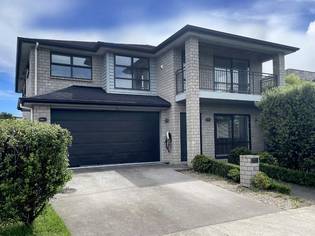 13 Geranium Avenue, Flat Bush, Auckland - Carousel 1
