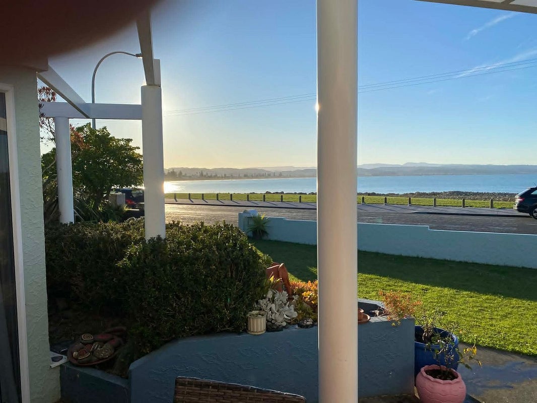 10 Charles Street, Westshore, Napier - Carousel 2
