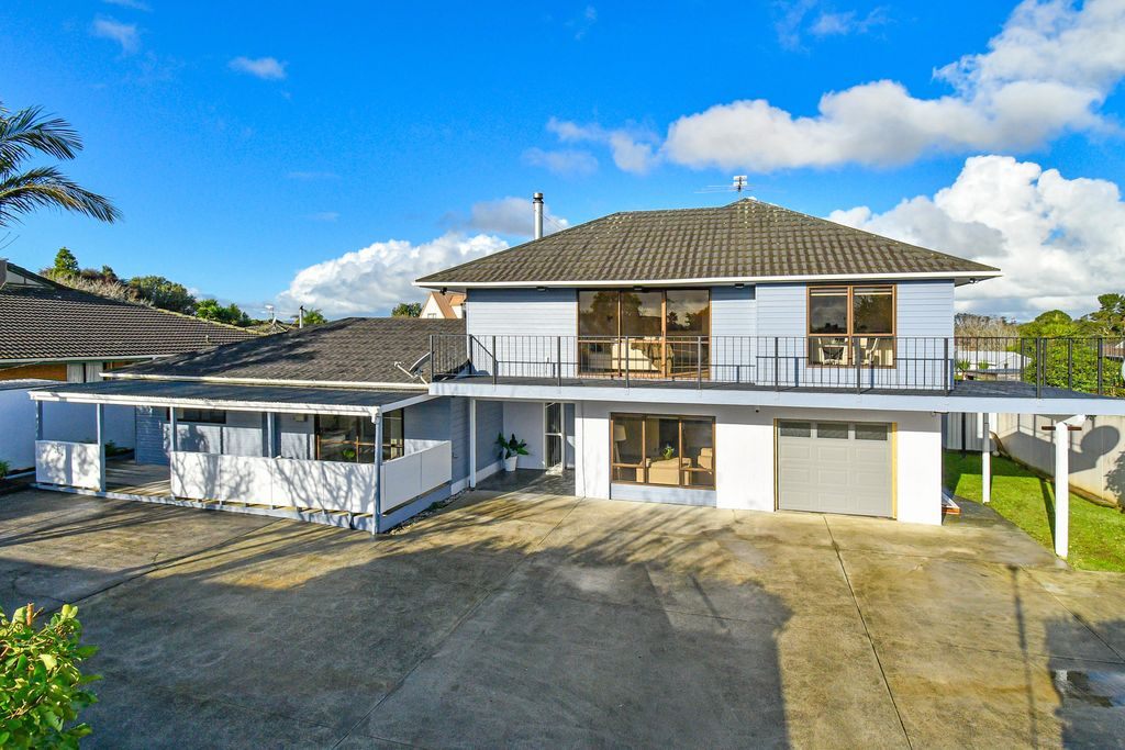 81 St Annes Crescent, Wattle Downs, Auckland - Carousel 2