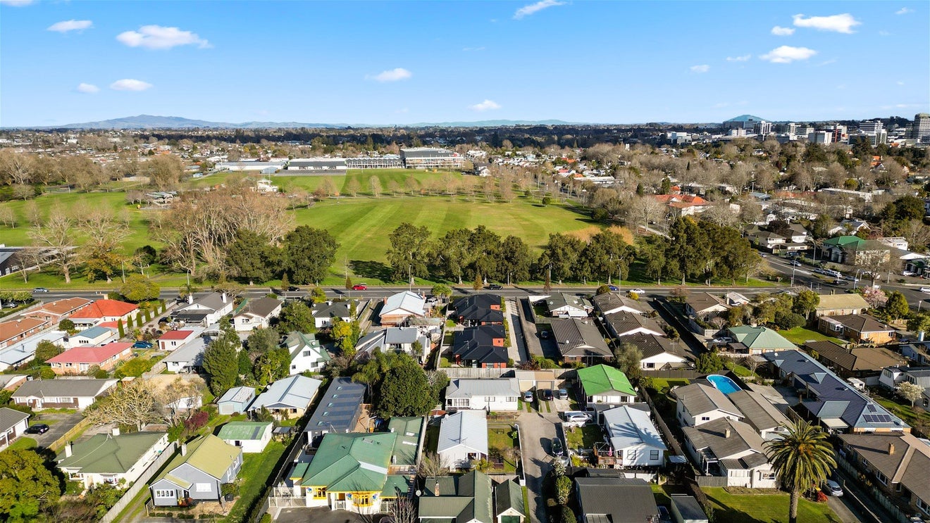 10B Claude Street, Fairfield, Hamilton - Carousel 16