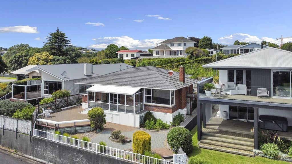 412 Devon Street West, Lynmouth, New Plymouth - Carousel 2