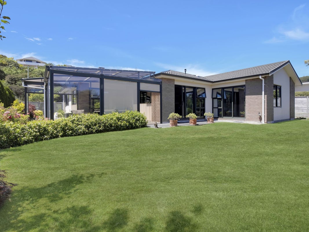 12 Optimist Way, Whitby, Porirua - Carousel 1
