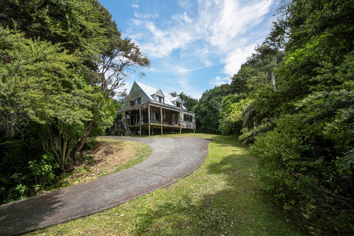 5 Laingholm Drive, Laingholm, Auckland - Carousel 2