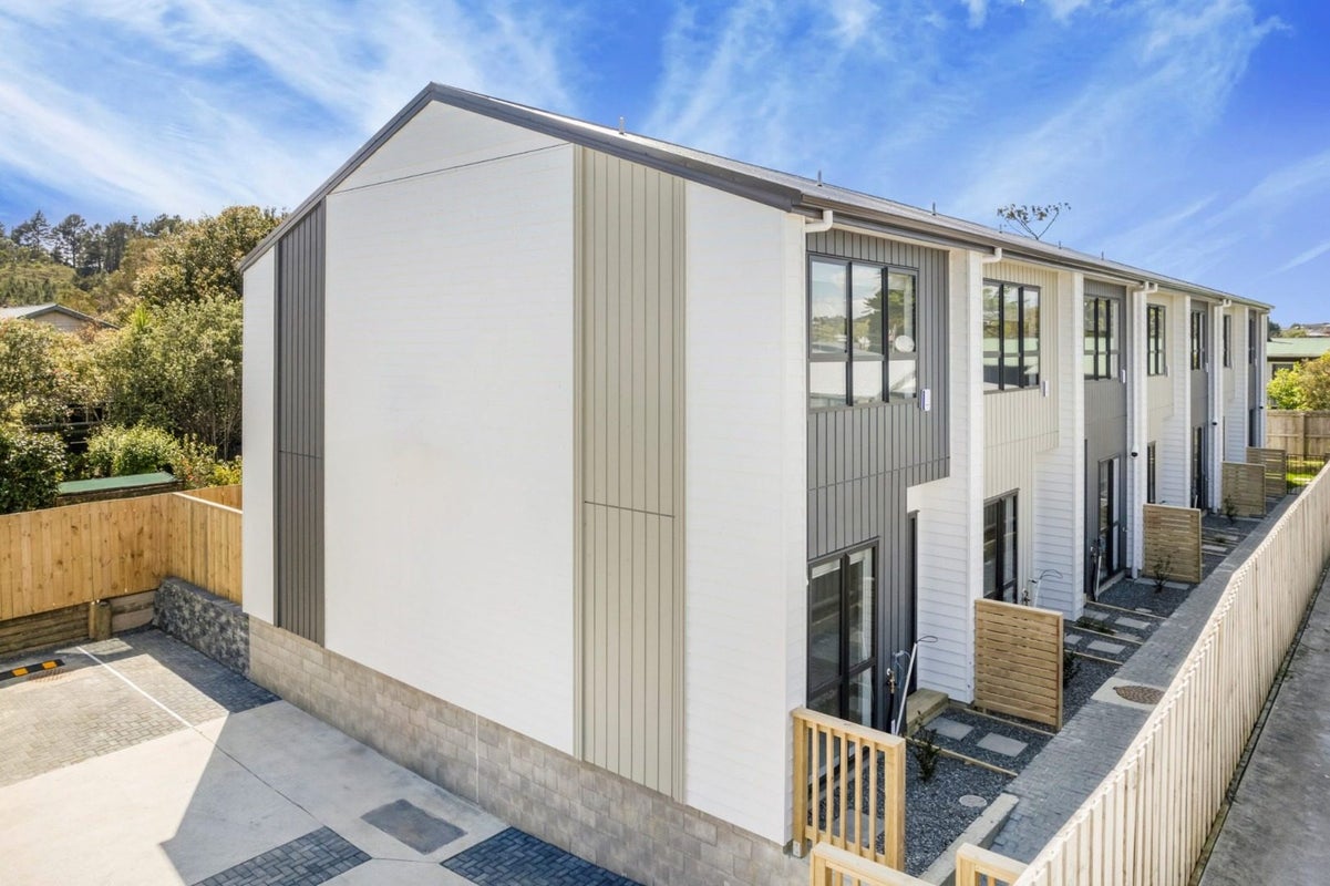 4/8 Rosier Road, Glen Eden, Auckland - Carousel 1