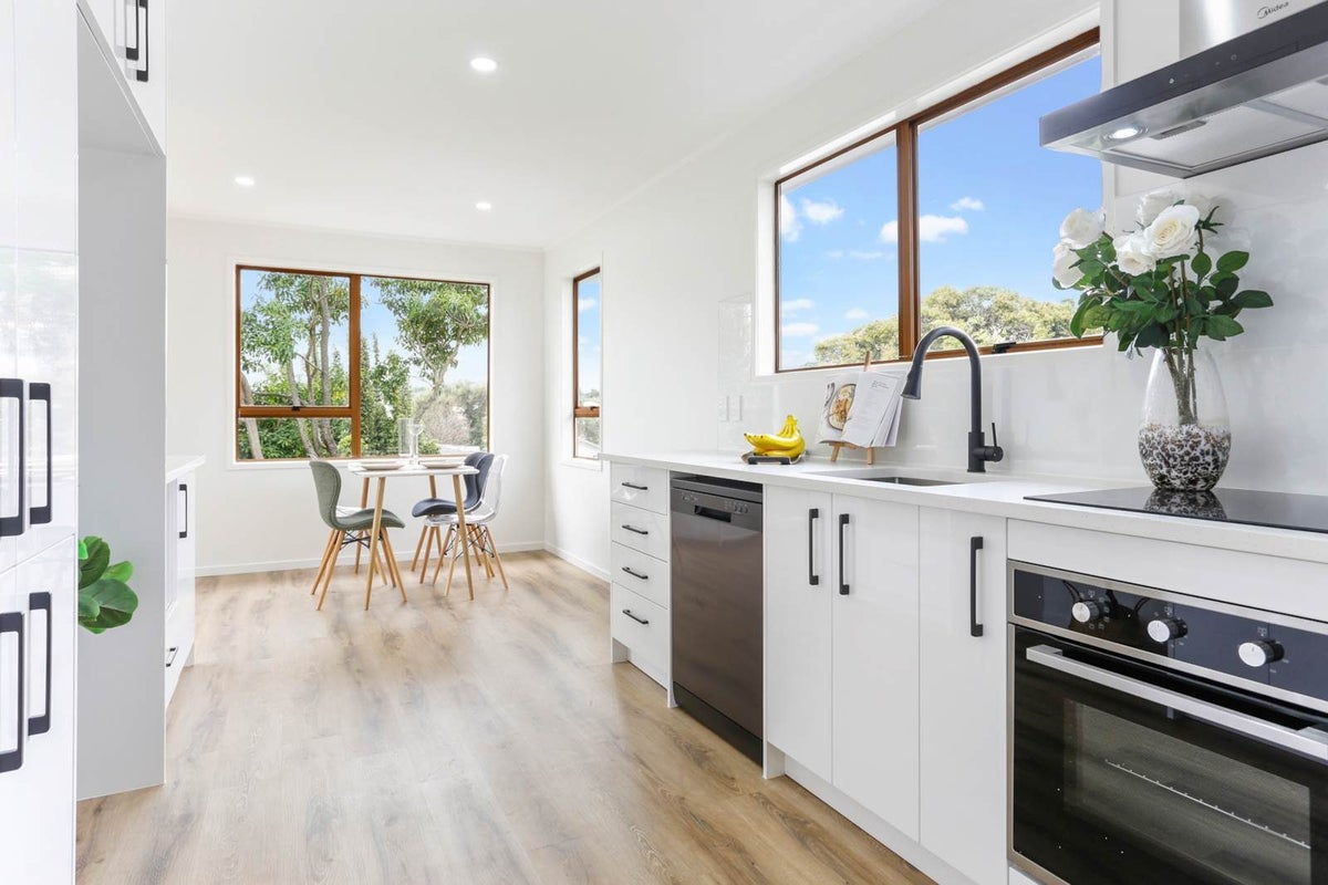 29 Catkin Crescent, Papatoetoe, Auckland - Carousel 1