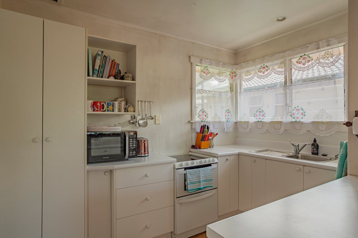 6 Pringle Street, Waimataitai, Timaru - Carousel 2