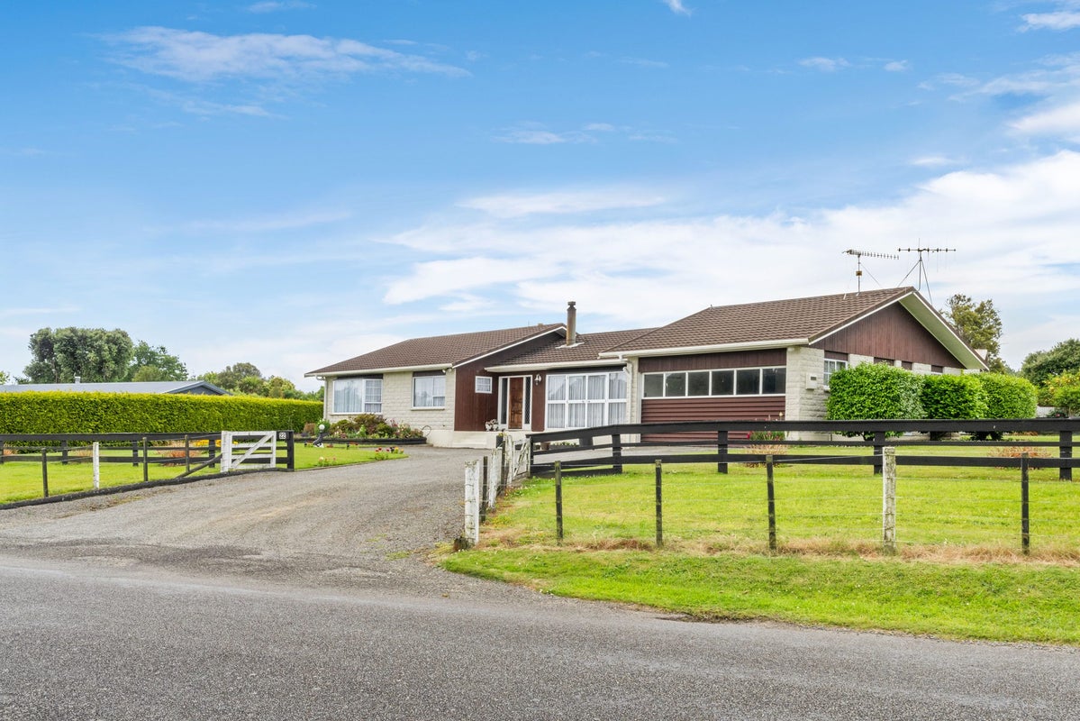 22 Victoria Terrace, Ohau, Levin - Carousel 1