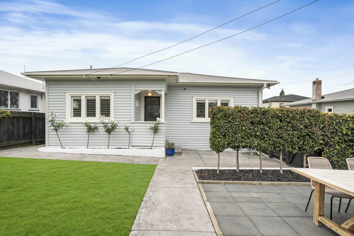 25 Haig Avenue, Mount Roskill, Auckland - Carousel 1