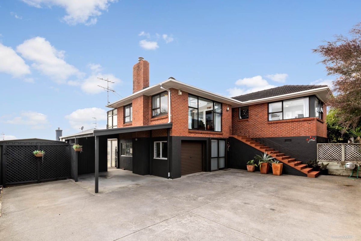 47 Rodney Street, Howick, Auckland - Carousel 1