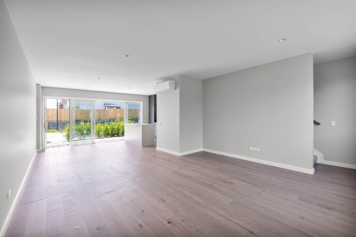 9/245 Kepa Road, Mission Bay, Auckland - Carousel 1