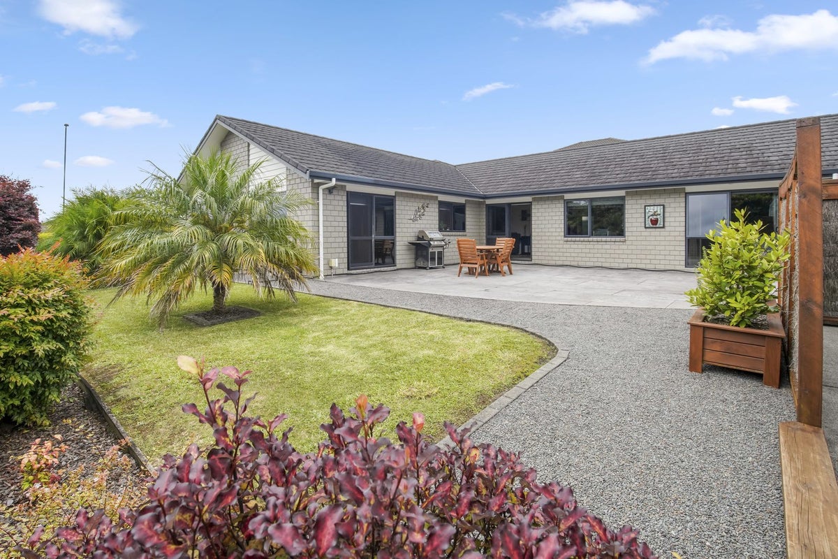 14 Murray Becroft Avenue, Henderson Valley, Auckland - Carousel 2