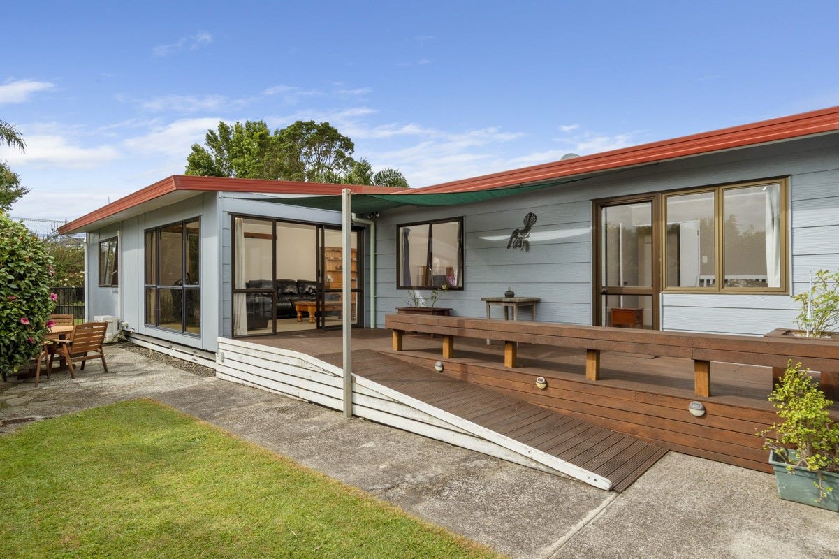 1 Taupata Street, Paengaroa, Te Puke - Carousel 1