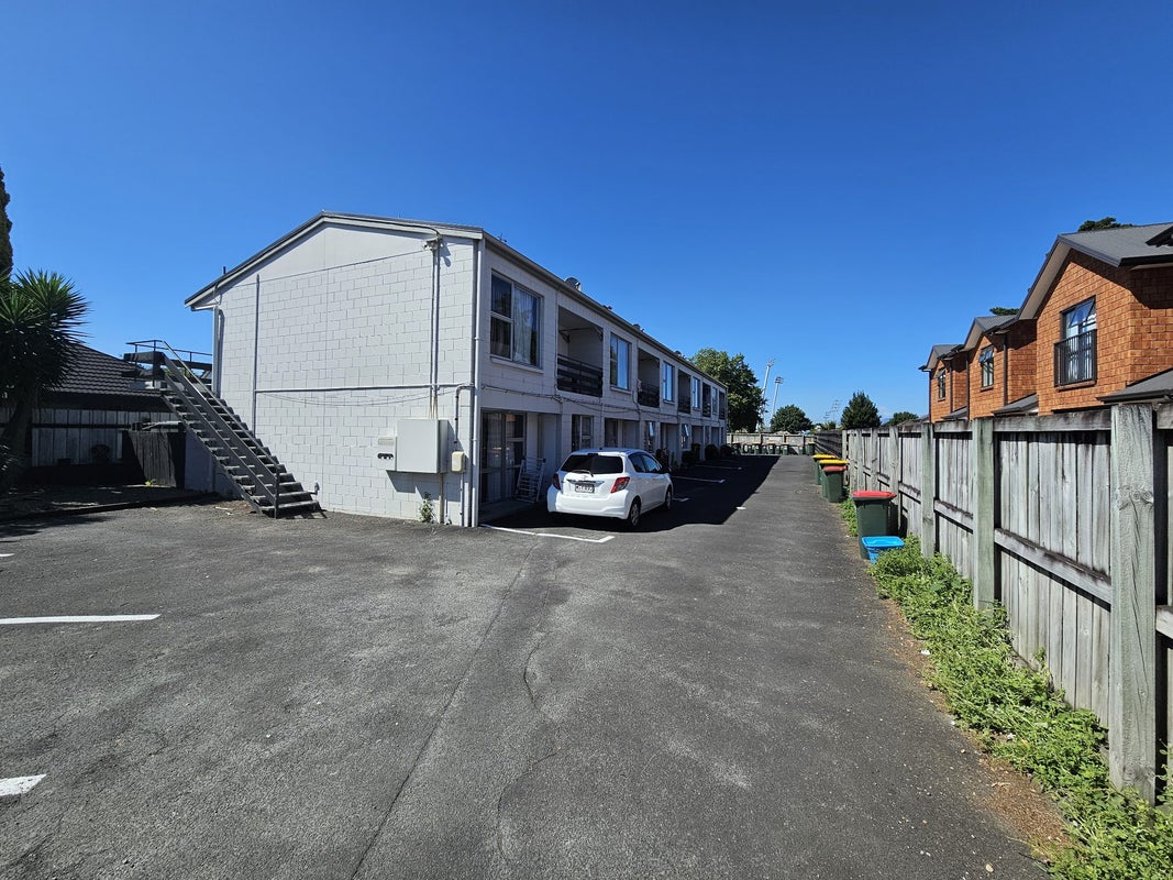 10/197 Ulster Street, Whitiora, Hamilton - Carousel 1