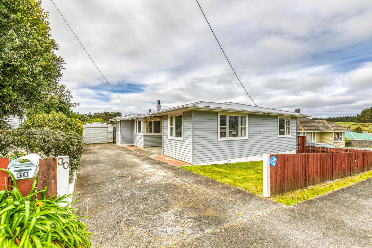 30 Paenui Street, Titahi Bay, Porirua - Carousel 1