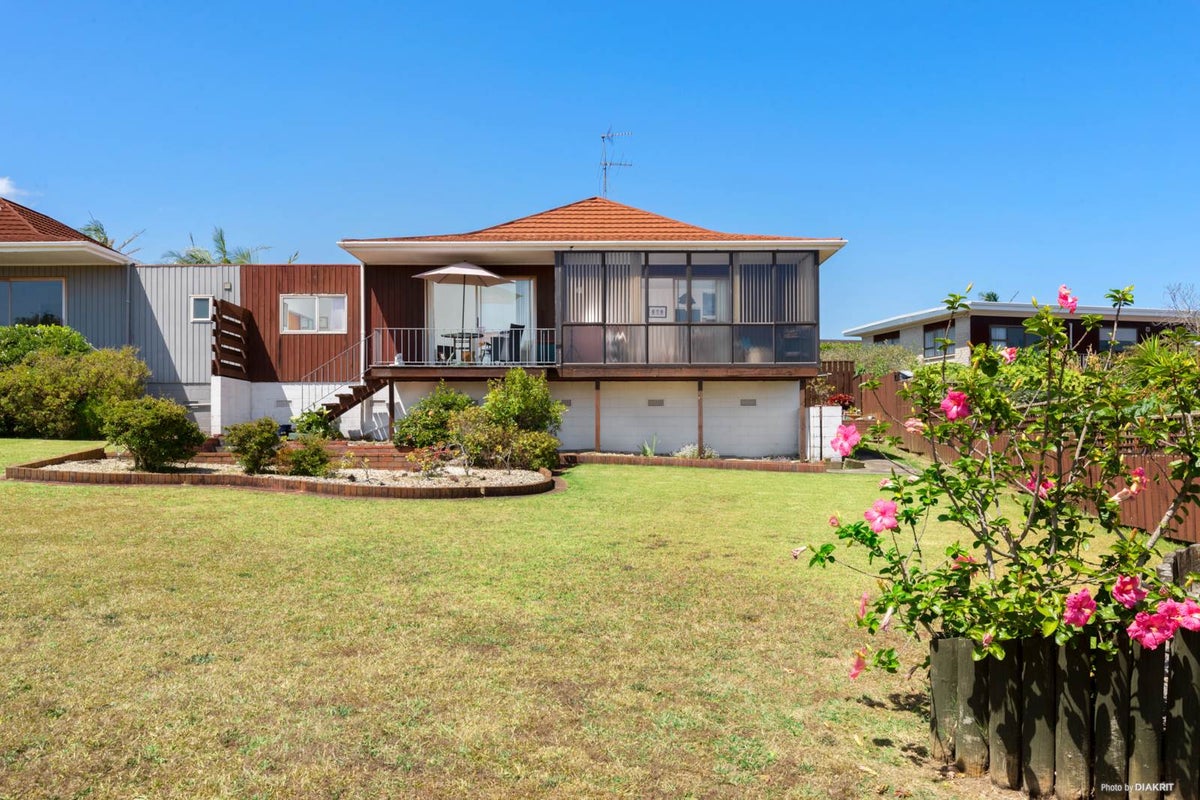 2/5 Sarah Place, Farm Cove, Auckland - Carousel 1