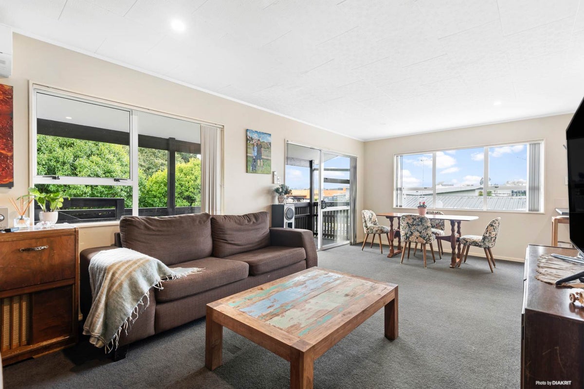 17B Constable Road, Waiuku, Waiuku - Carousel 2