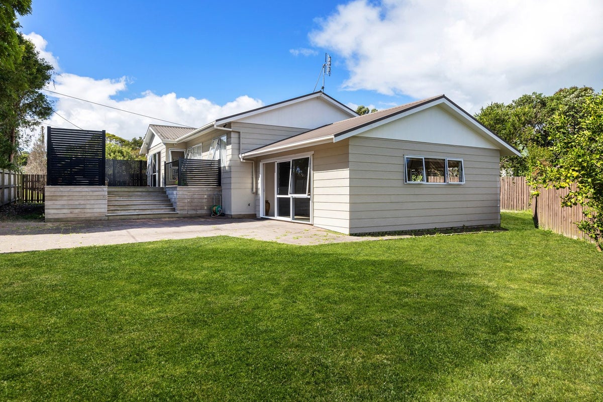 4/17 Brandon Road, Manly, Whangaparaoa - Carousel 1