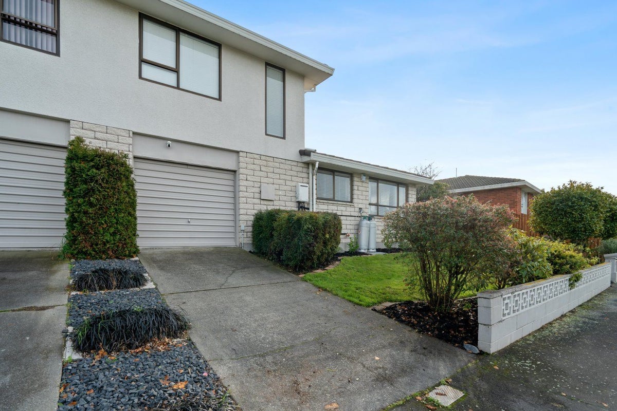 1A James Condon Place, Redwood, Christchurch - Carousel 2