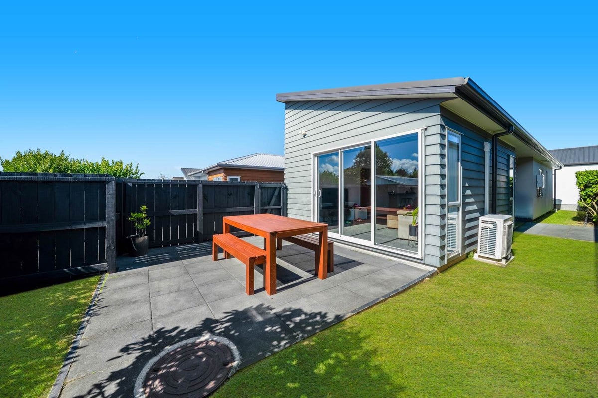 14 Regiment Road, Papakura, Papakura - Carousel 1