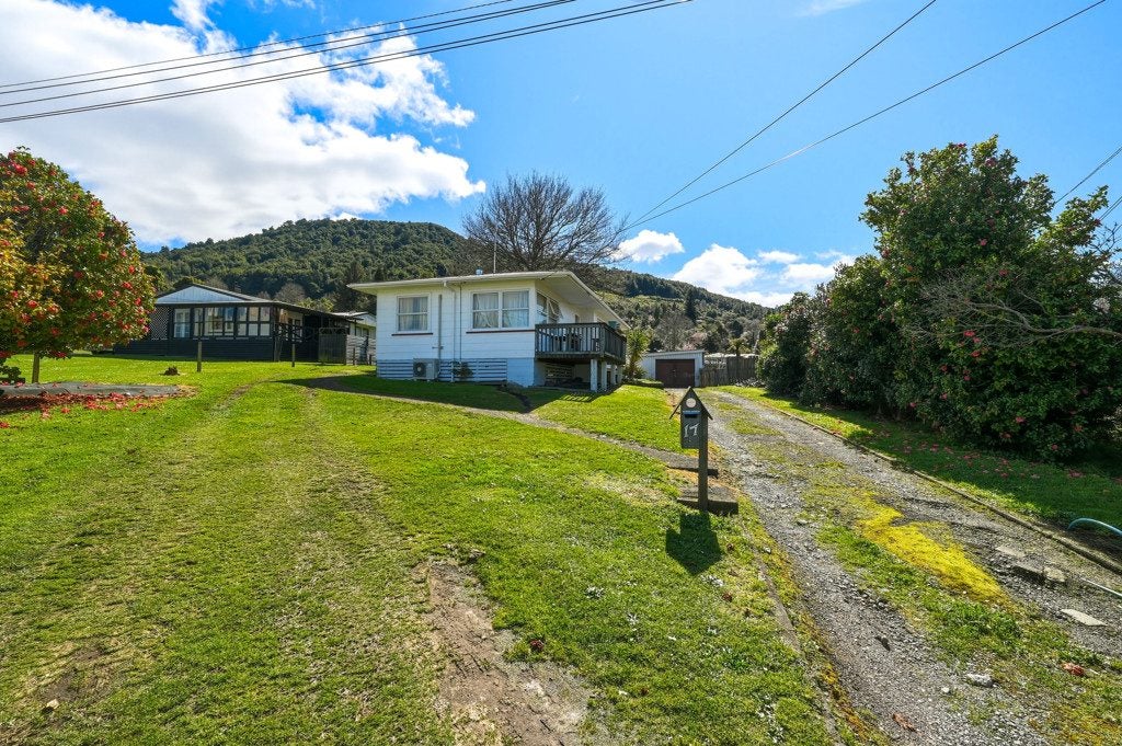 17 Leslie Avenue, Western Heights, Rotorua, Bay Of Plenty - Carousel 2