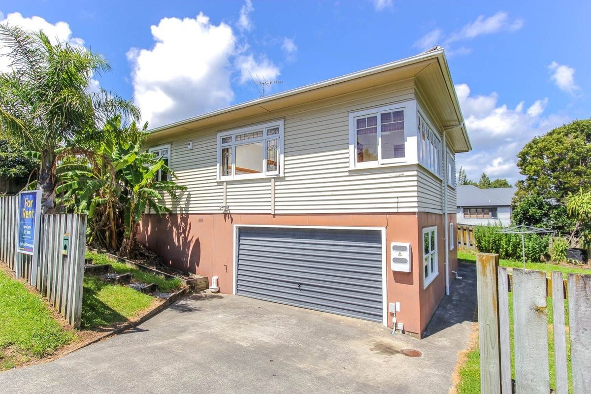 70 St Leonards Road, Kelston, Auckland - Carousel 1