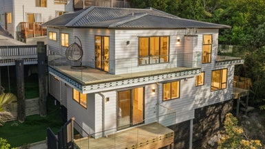 5A Saddleback Rise, Murrays Bay, Auckland - Carousel 1
