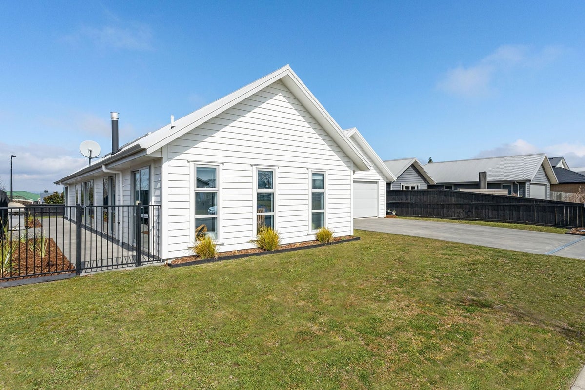 76 Huka Heights Drive, Rangatira Park, Taupo - Carousel 1